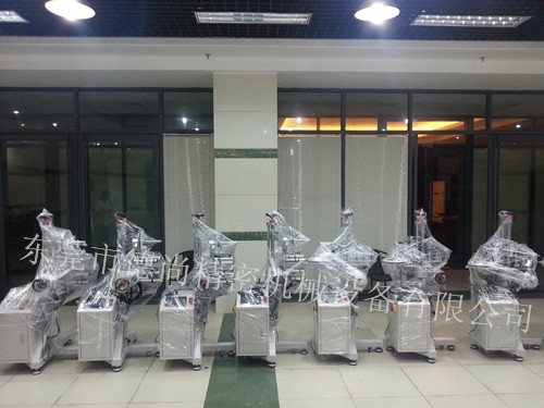 擺臂、側貼貼標機成品展示圖.jpg